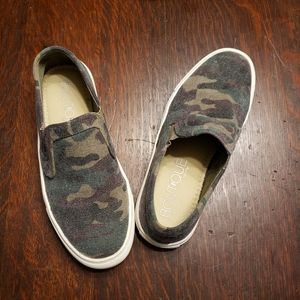 CORKY'S BOUTIQUE Camo Slip On Flats